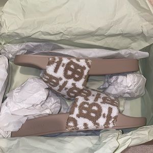 Burberry slides size 9